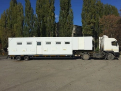 Mobile type unit for sorting solid municipal waste