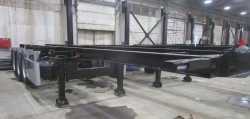 Chassis of three-axle low frame semi-trailer SF-352T
