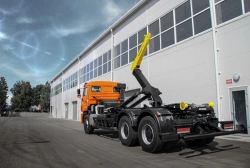 Special multilift with hook loader equipment ?? T20 type 62E155 on KAMAZ 6520-53 base chassis.