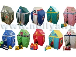 Playing houses on wooden frame "Nellia"