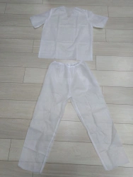 Medical disposable non-sterile clothing "Belspetsstil". Isolating suit, density 25 g/m2 according to TU 32.50.50-002-0133875447