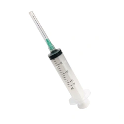 Single-use three-detail sterile injecting syringe with Luer-Lok tip, 17 ml capacity, with injection needle.
