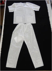 Single-use non-sterile isolation suit SIMPATICA 3-01/3-02/3-03 as part of SIMPATICA-K1 Expert