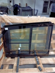 Glass Tram car 71-412 right-hand side with integrated fort. closure br. SHTP 1174*1450 DAG 811.5-SB