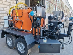 Equipment for filling joints and cracks in asphalt concrete pavements melting and pouring machine Trailed Hydraulic with heat