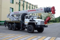 Automobile crane ??-55732 of 6929H1-0 modification (with the use of the cabin ??-55732?1.92.00.000 or ??-65717?5.92.00.000 ) on
