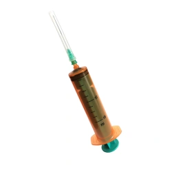 Single-use three-detail sterile injecting syringe with Luer tip, light-protected, 18 ml capacity with needle
