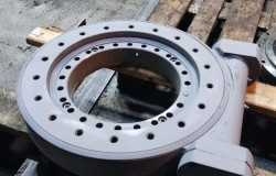 Integrated support and slewing ring 450 (OPUI-450)