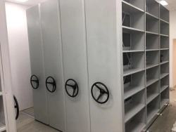 Double-sided mobile shelving unit