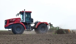 Kirovets K-742 Premium agricultural tractor