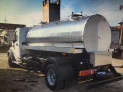 Tank truck for transporting food liquids type 2790E of modifications 2790E-49 on the basis of GAZ,C4 chassis of modifications C4