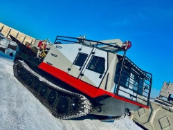 Transport caterpillar all-terrain vehicle TGV-7-B (with drilling rig)