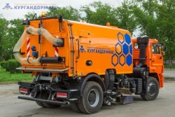 Sweeping and cleaning machine KO-318M