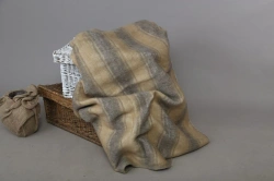Semi woollen plaid, article PD-350