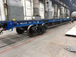 Flat wagon for carriage of large-tonnage containers 13-2162