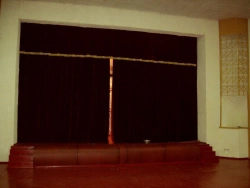 Intermission sliding curtain without lining (curtain separating the spectator area from the platform)