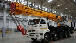 Truck crane KS-55717K-1 and its modifications using cabin U2.64.52.000 and its modifications produced by "IMZ AVT" Ltd.