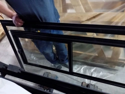 Glass Tram car 71-412 sidewalls right tempered bronze SHTP 1484*1350 DAG 811.2