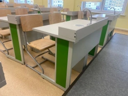Pupil laboratory table for physics, chemistry and biology classrooms