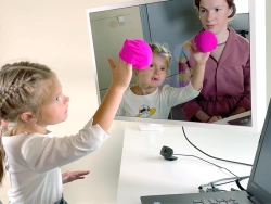 Interactive mirror of speech therapist. Version variant: - Interactive mirror of speech therapist 28.8'' with built-in PC.
