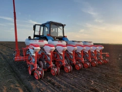 Precision air seeder PZK-D8