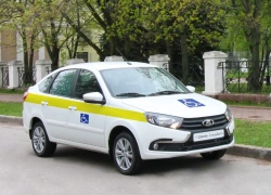 Car with redundant manual control type GRNT, modification GRNT1J, category M1, on the basis of LADA vehicle, type 219, modificat