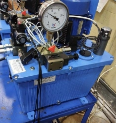 Electrohydraulic steering machine model CM.2B-101/4H-B/2-U/2-441-441/74P