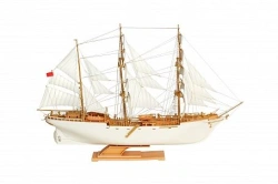Assembled model-copy. Sailing training vessel "Tovarishch"