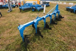 FINIST PLNR-6x40 and its variants: Adjustable-width mounted plough F