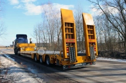 Semi-trailer low-bed flatbed triaxial TP-392
