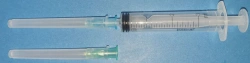 Luer type sterile three-component single-use injecting syringe of 3 ml nominal capacity with two needles