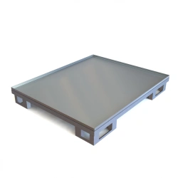 Pallet with decking aluminium