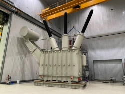 Three-phase oil-filled power transformer TD-63000/330