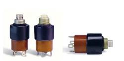 Double-pole push-button 2KNR with normally open contacts