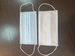 Medical mask made of nonwoven material, disposable three-layer, size 17,5 cm*9,5 cm