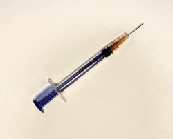 Single-use sterile three-detail self-locking injecting syringe with 0.1 ml nominal capacity in the variant version