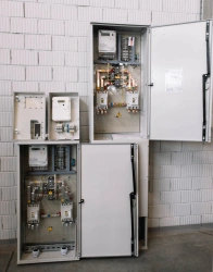 Switchboard NKU-SHUT-0,4-3TT-200-OP-1100x560x235-IP54-U1