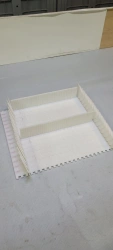 Modular strip ML2580 POM (xx X xx mm; partition height H=xx mm in xx mm increments; side stop H=xx mm, edge margin xx mm; clips)