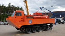 Crawler snowmobiler of TCG-AKN7,5 model