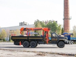 Special purpose vehicle with hydraulic loading crane of MKMA type on the basis of URAL 4320 and its modifications U0K06N-4Z077