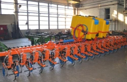 Liquid fertiliser application unit SVU-02 on the basis of cultivator of KMO series