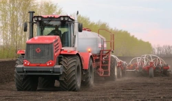 Agricultural tractor Kirovets K-735 Standard