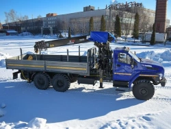 Special purpose vehicle with hydraulic loading crane of KMA type on the basis of URAL 4320 and its modifications U0K03N-UL