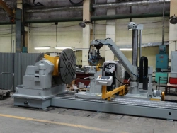 Machine for automatic welding of longitudinal and ring seams