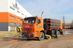 Combined road cleaning machine MKDU