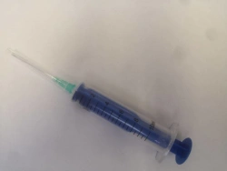 Injection syringe single use sterile two-detailed 10B "Luer" complete with 0,8x40 injection needle.