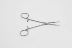 VZ-Z-92 Healing clamp, toothed, straight No.1, 160 mm