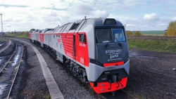 Diesel locomotive mainline 2(3)TE28