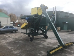 Combined self-propelled grain cleaning machine MZK-7S