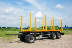 Sorting trailer type 85335, modification 853353. Metal platform without front protective shield, with spikes.